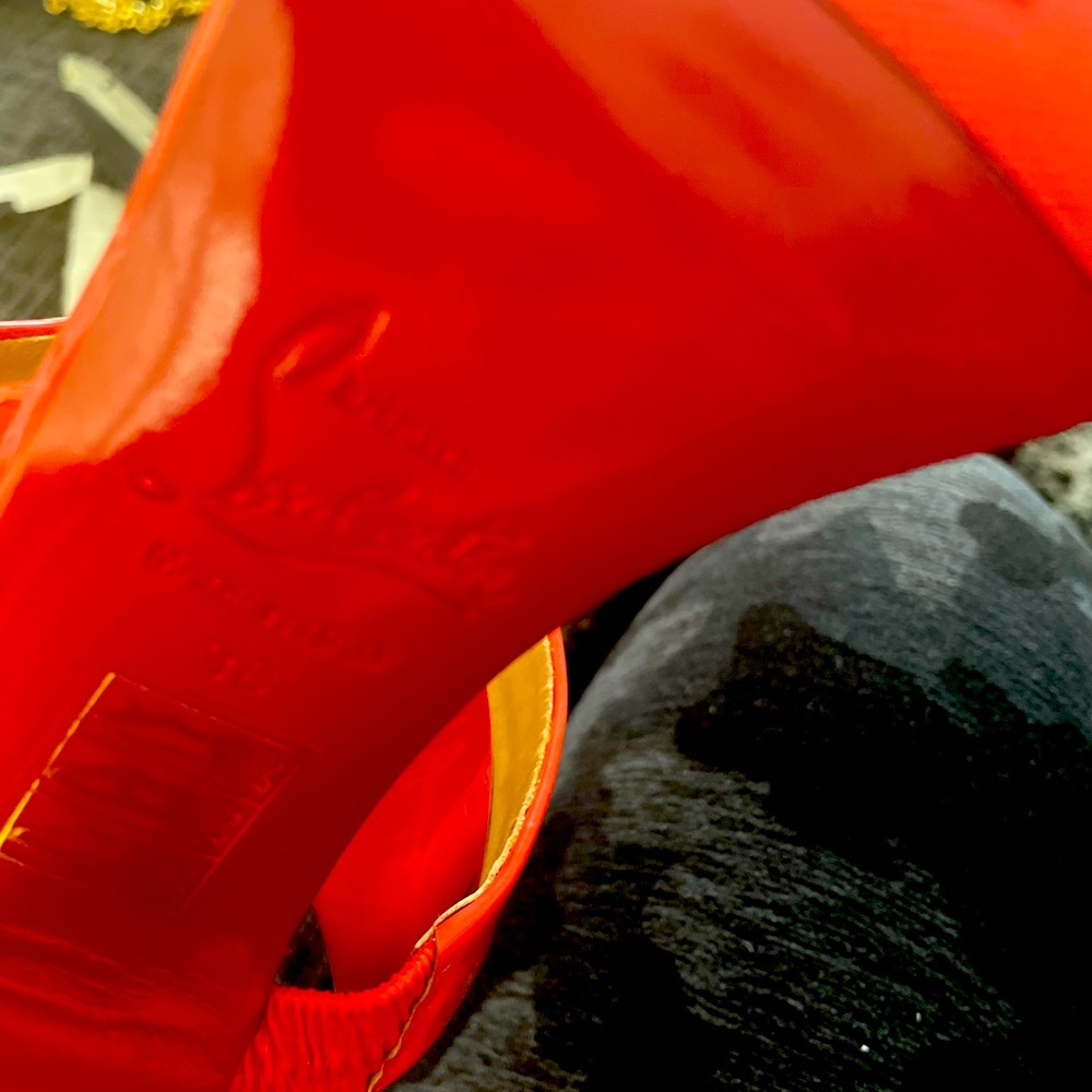 CHRISTIAN LOUBOUTIN Coral Patent Leather Etrier 100 Cerise Slingback Sandals 36